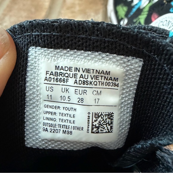 Converse Chuck Taylor All Star high-top sneakers  “Dinosaurs" print Kids 11 EUC - Picture 9 of 10